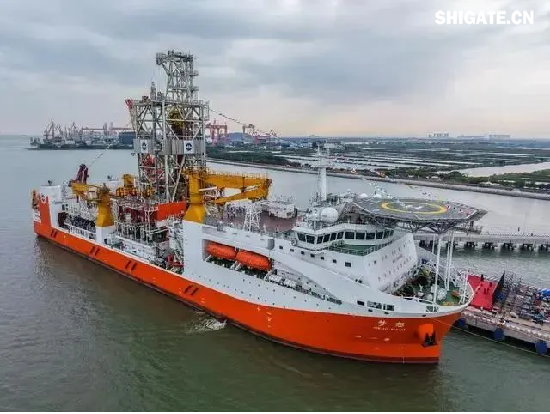 1月1日，國(guó)務(wù)院國(guó)資委新聞中心發(fā)布2024年度央企十大“超級(jí)工程”和央企十大“國(guó)之重器”，河鋼集團(tuán)舞鋼公司參與研制的我國(guó)首個(gè)工業(yè)用途核能供汽項(xiàng)目“和氣一號(hào)”和中俄東線天然氣管道工程、中國(guó)南極秦嶺站，我國(guó)自主設(shè)計(jì)建造的首艘大洋鉆探船“夢(mèng)想”號(hào)、亞洲首艘圓筒型海上油氣加工廠“海葵一號(hào)”、我國(guó)自主研制的更大直徑盾構(gòu)機(jī)“江海號(hào)”分別入選。  2024年以來(lái)，舞鋼公司深入落實(shí)“1127”工作規(guī)劃，堅(jiān)持“以客戶需求為導(dǎo)向”，大力推進(jìn)技術(shù)營(yíng)銷，奮力拓展市場(chǎng)；強(qiáng)化科技創(chuàng)新驅(qū)動(dòng)，以填補(bǔ)國(guó)內(nèi)市場(chǎng)空白為目標(biāo)，研發(fā)更多具有舞鋼特色的新產(chǎn)品，助力國(guó)家“超級(jí)工程”建設(shè)和“大國(guó)重器”制造。